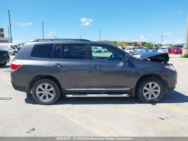 20262078 :رقم المزاد ، 5TDBK3EH4DS271973 vin ، 2013 Toyota Highlander V6 مزاد بيع