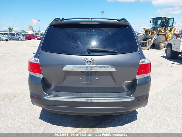 20262078 :رقم المزاد ، 5TDBK3EH4DS271973 vin ، 2013 Toyota Highlander V6 مزاد بيع