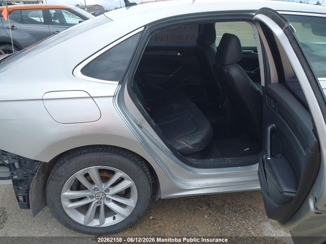 Aukcja sprzedaży 2021 Volkswagen Passat Highline 2.0 Tsi, vin: 1VWBA7A34MC003444, numer aukcji: 20262158