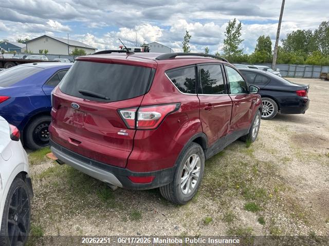 1FMCU9GD2HUD00721 Ford ESCAPE SE