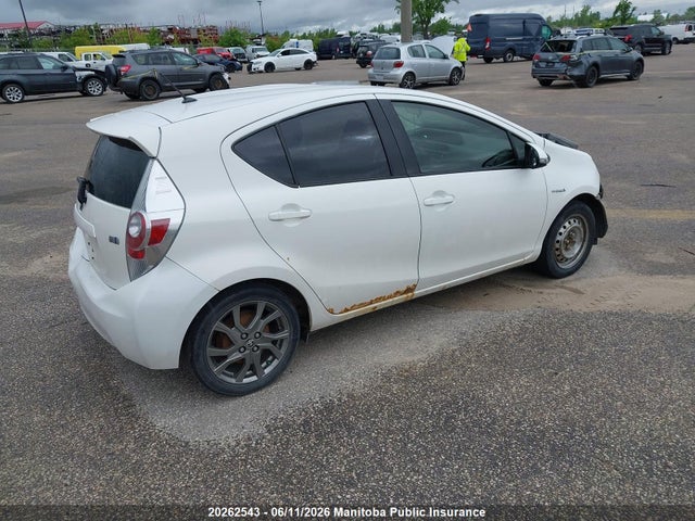 2013 Toyota Prius C მანქანა იყიდება აუქციონზე, vin: JTDKDTB39D1044052, აუქციონის ნომერი: 20262543