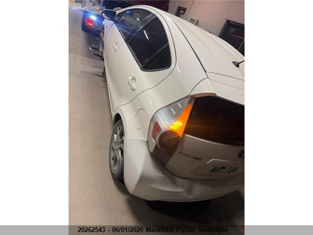 2013 Toyota Prius C მანქანა იყიდება აუქციონზე, vin: JTDKDTB39D1044052, აუქციონის ნომერი: 20262543