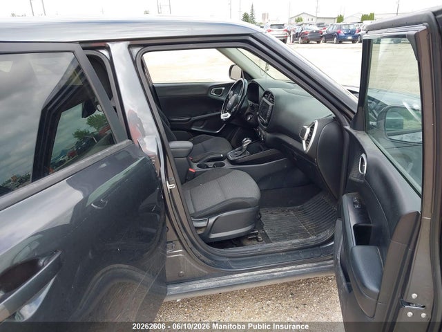 20262606 :رقم المزاد ، KNDJ33AU6N7798372 vin ، 2022 Kia Soul Ex مزاد بيع