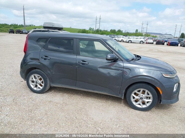 20262606 :رقم المزاد ، KNDJ33AU6N7798372 vin ، 2022 Kia Soul Ex مزاد بيع