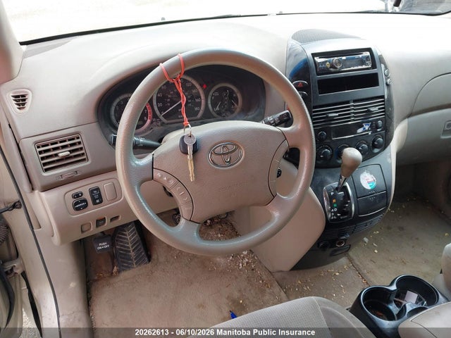 2004 Toyota Sienna Le V6 მანქანა იყიდება აუქციონზე, vin: 5TDZA23C54S005803, აუქციონის ნომერი: 20262613