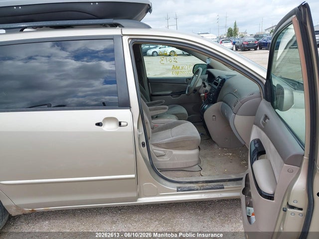 2004 Toyota Sienna Le V6 მანქანა იყიდება აუქციონზე, vin: 5TDZA23C54S005803, აუქციონის ნომერი: 20262613