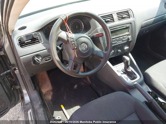 20262616 :رقم المزاد ، 3VWDX7AJ6CM336148 vin ، 2012 Volkswagen Jetta 2.5 مزاد بيع