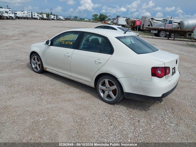 20262649 :رقم المزاد ، 3VWGM31K28M107870 vin ، 2008 Volkswagen Jetta 2.5 مزاد بيع