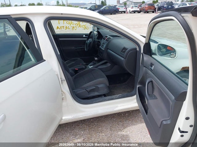 20262649 :رقم المزاد ، 3VWGM31K28M107870 vin ، 2008 Volkswagen Jetta 2.5 مزاد بيع