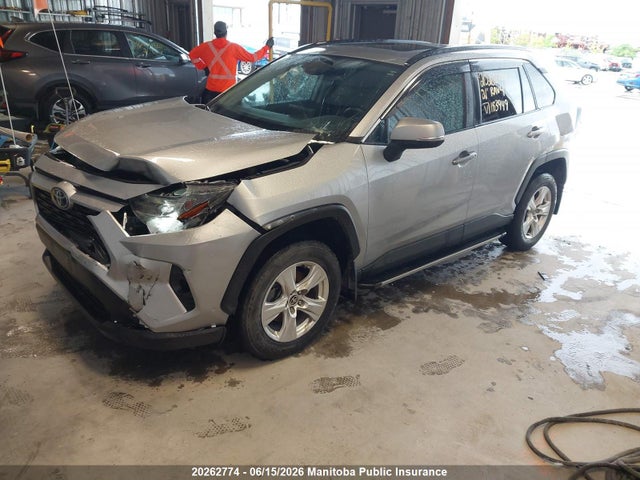 2T3R1RFV4MC183949 Toyota Rav4 Xle