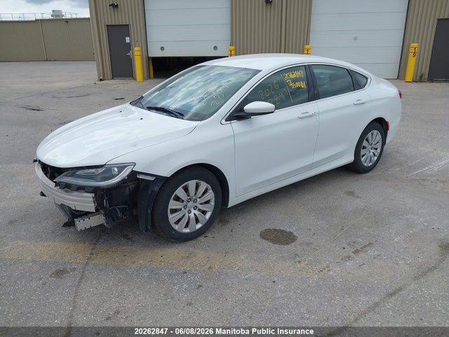 Chrysler 200 LX 2015 1C3CCCFB1FN550001 Image 2
