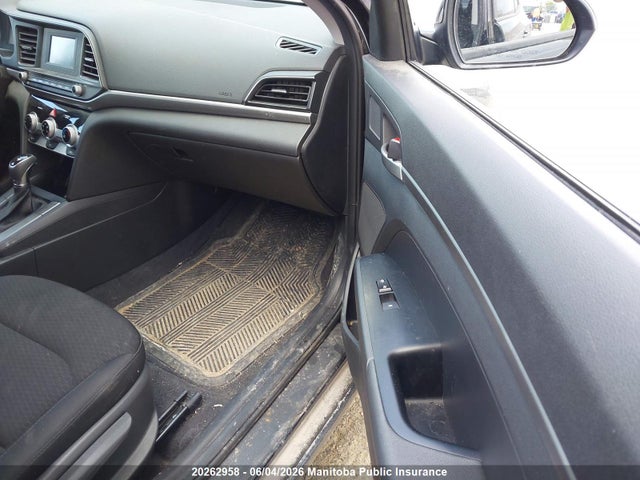 2020 Hyundai Elantra Essential მანქანა იყიდება აუქციონზე, vin: KMHD74LF6LU998619, აუქციონის ნომერი: 20262958