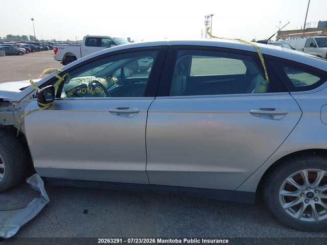 Продажа на аукционе авто 2016 Ford Fusion S, vin: 3FA6P0G75GR208626, номер лота: 20263291