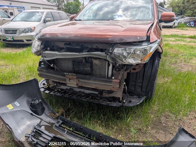 Продаж на аукціоні авто 2014 Mitsubishi Outlander Gt, vin: JA4JZ3AX8EZ604576, номер лоту: 20263315