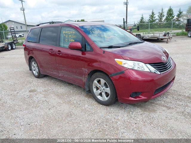2013 Toyota Sienna Le V6 მანქანა იყიდება აუქციონზე, vin: 5TDKK3DC1DS343587, აუქციონის ნომერი: 20263350