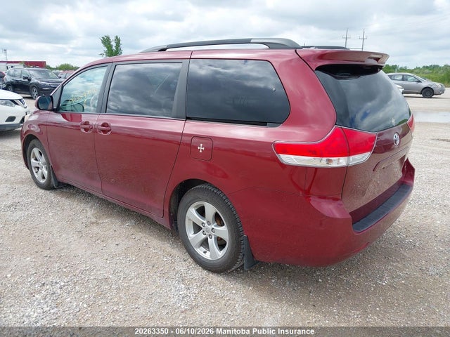 2013 Toyota Sienna Le V6 მანქანა იყიდება აუქციონზე, vin: 5TDKK3DC1DS343587, აუქციონის ნომერი: 20263350