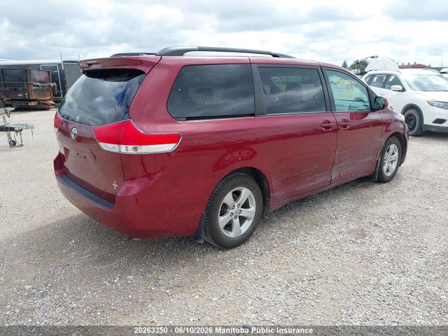 2013 Toyota Sienna Le V6 მანქანა იყიდება აუქციონზე, vin: 5TDKK3DC1DS343587, აუქციონის ნომერი: 20263350