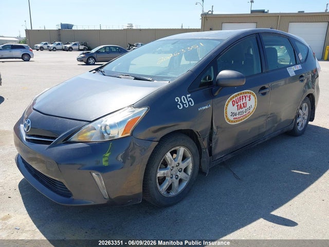 Toyota PRIUS V 2014 JTDZN3EU9E3355213 Image 2