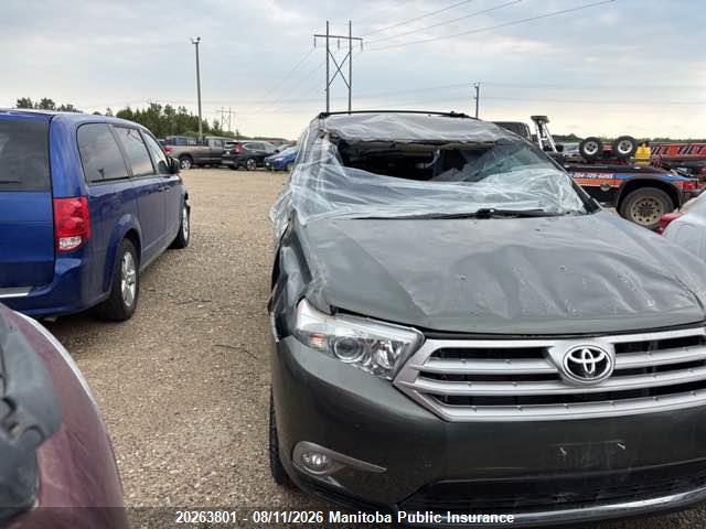 2012 Toyota Highlander V6 მანქანა იყიდება აუქციონზე, vin: 5TDBK3EH0CS166412, აუქციონის ნომერი: 20263801