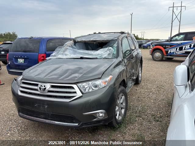 2012 Toyota Highlander V6 მანქანა იყიდება აუქციონზე, vin: 5TDBK3EH0CS166412, აუქციონის ნომერი: 20263801