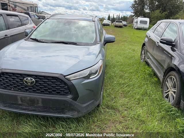 20263804 :رقم المزاد ، 7MUBAABG1NV021598 vin ، 2022 Toyota Corolla Cross L L مزاد بيع