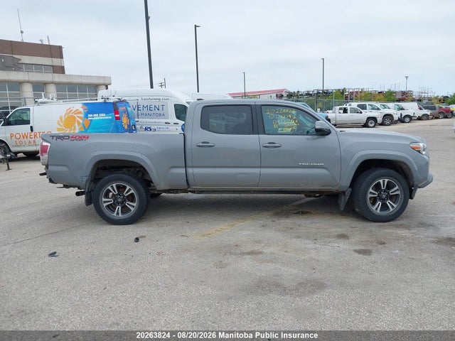 2018 Toyota Tacoma Double Cab V6 მანქანა იყიდება აუქციონზე, vin: 5TFDZ5BN7JX032742, აუქციონის ნომერი: 20263824