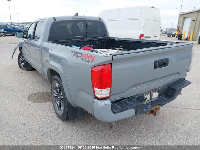 2018 Toyota Tacoma Double Cab V6 მანქანა იყიდება აუქციონზე, vin: 5TFDZ5BN7JX032742, აუქციონის ნომერი: 20263824