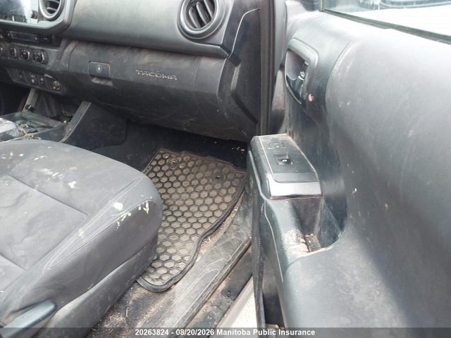 2018 Toyota Tacoma Double Cab V6 მანქანა იყიდება აუქციონზე, vin: 5TFDZ5BN7JX032742, აუქციონის ნომერი: 20263824