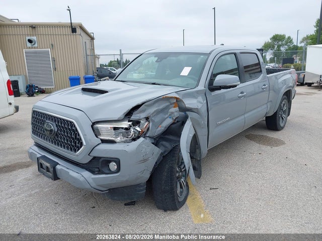 2018 Toyota Tacoma Double Cab V6 მანქანა იყიდება აუქციონზე, vin: 5TFDZ5BN7JX032742, აუქციონის ნომერი: 20263824