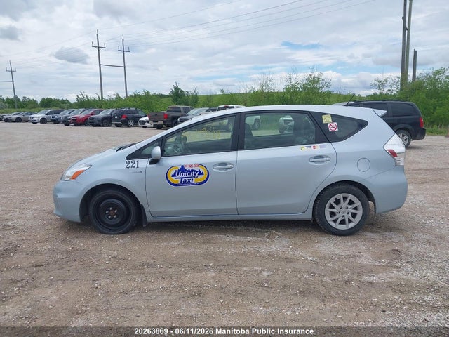 2013 Toyota Prius V მანქანა იყიდება აუქციონზე, vin: JTDZN3EU5D3268021, აუქციონის ნომერი: 20263869