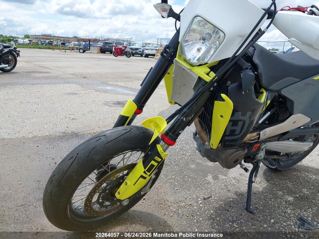 Husqvarna 701 Supermoto 2024 VBKUSV401RM769193 Image 15