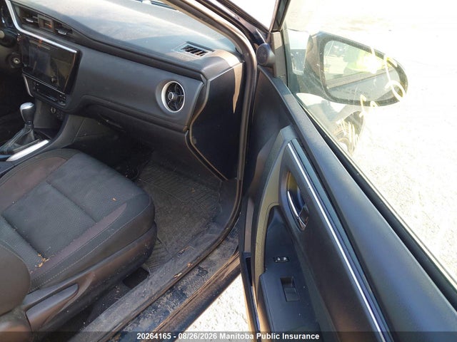 20264165 :رقم المزاد ، 2T1BURHEXJC983892 vin ، 2018 Toyota Corolla Le مزاد بيع