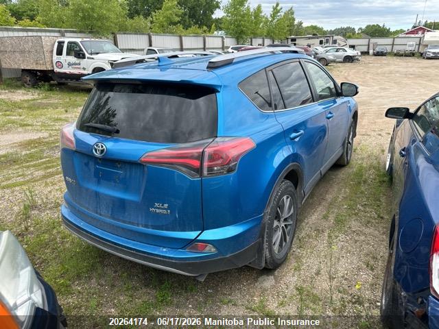 2017 Toyota Rav4 Xle Hybrid მანქანა იყიდება აუქციონზე, vin: JTMRJREV6HD069938, აუქციონის ნომერი: 20264174