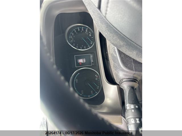 2017 Toyota Rav4 Xle Hybrid მანქანა იყიდება აუქციონზე, vin: JTMRJREV6HD069938, აუქციონის ნომერი: 20264174