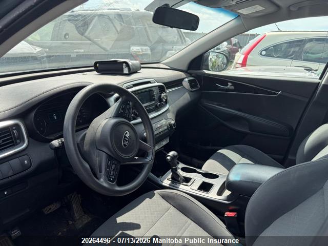 KIA SORENTO LX 2018 5XYPGDA31JG400624 Image 5