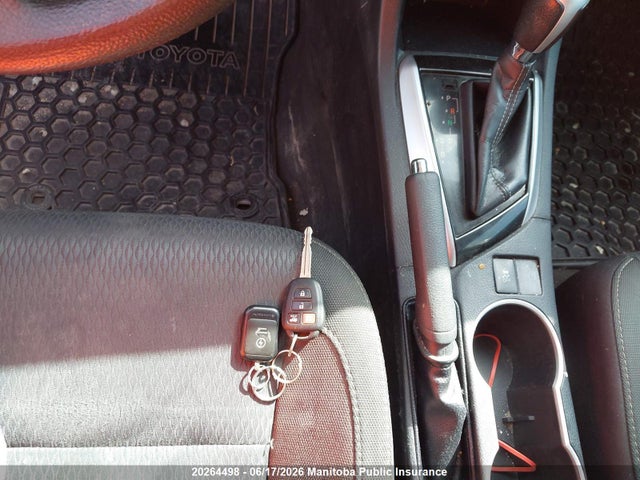 2T1BURHE3JC028044 Toyota COROLLA LE
