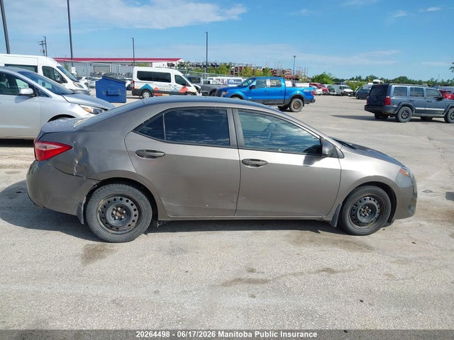 2T1BURHE3JC028044 Toyota COROLLA LE