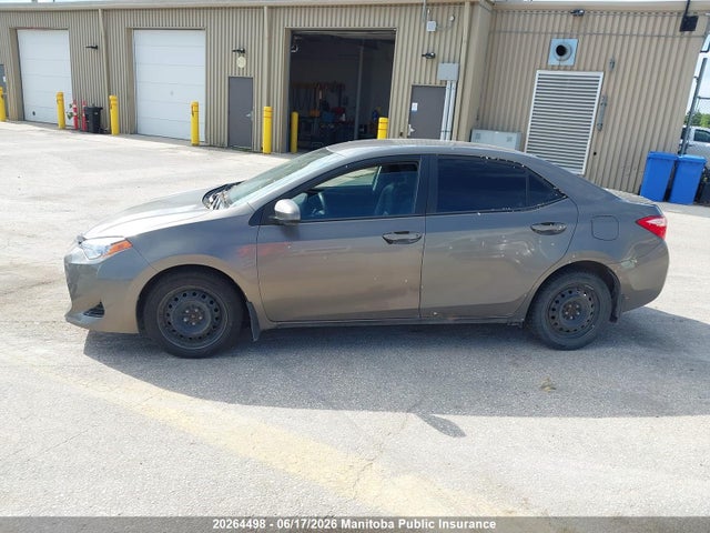 2T1BURHE3JC028044 Toyota COROLLA LE