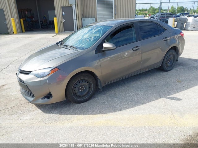 2T1BURHE3JC028044 Toyota COROLLA LE