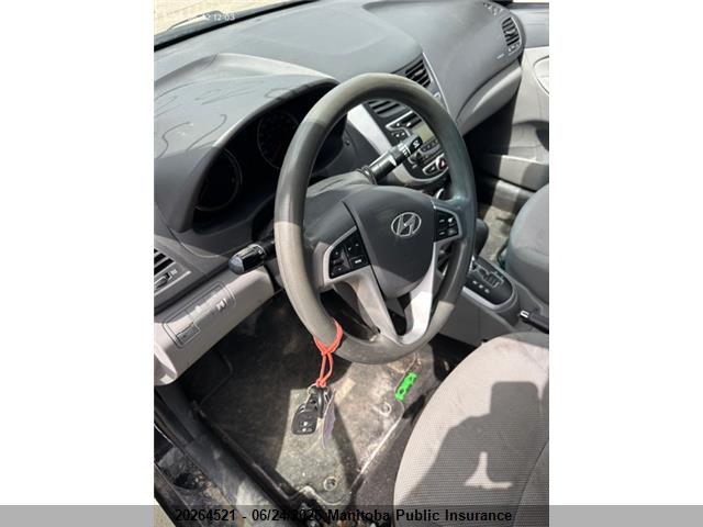 2013 Hyundai Accent Gl მანქანა იყიდება აუქციონზე, vin: KMHCT4AE7DU518090, აუქციონის ნომერი: 20264521