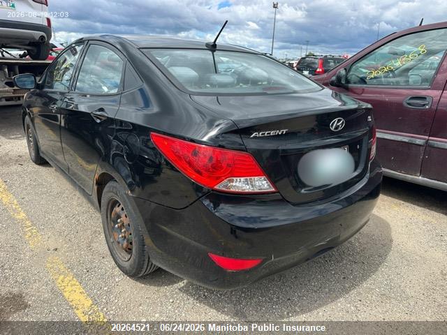 2013 Hyundai Accent Gl მანქანა იყიდება აუქციონზე, vin: KMHCT4AE7DU518090, აუქციონის ნომერი: 20264521