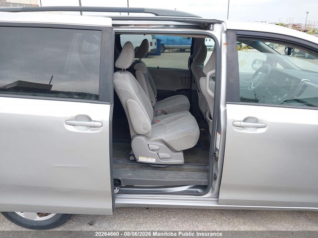 Продажа на аукционе авто 2017 Toyota Sienna Le V6, vin: 5TDKZ3DC5HS816425, номер лота: 20264660