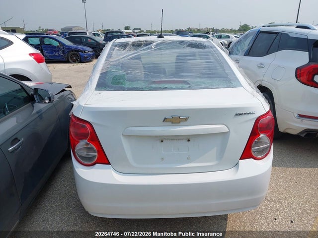 1G1JA5SH7F4178905 Chevrolet SONIC LS