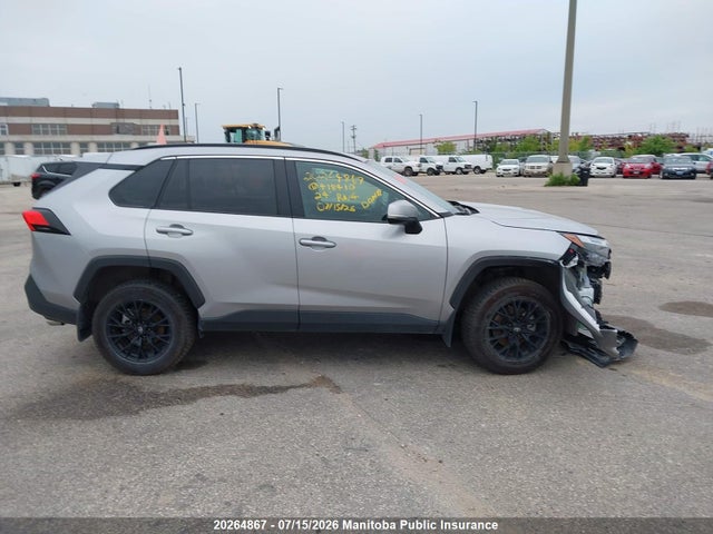 2T3R1RFV6RC418410 Toyota Rav4 Xle