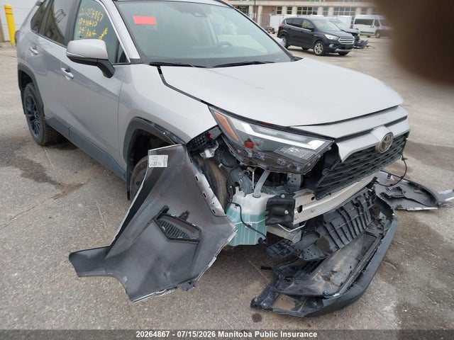 2T3R1RFV6RC418410 Toyota Rav4 Xle