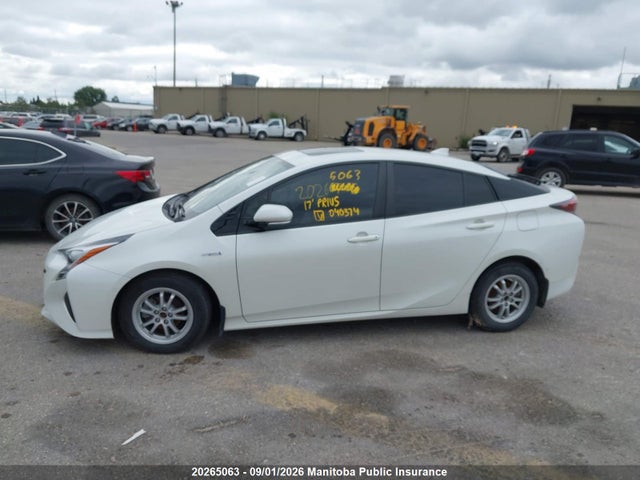 20265063 :رقم المزاد ، JTDKARFUXH3040374 vin ، 2017 Toyota Prius مزاد بيع