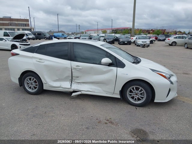 20265063 :رقم المزاد ، JTDKARFUXH3040374 vin ، 2017 Toyota Prius مزاد بيع