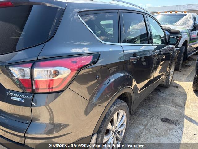 20265208 :رقم المزاد ، 1FMCU9J90HUC05224 vin ، 2017 Ford Escape Titanium مزاد بيع