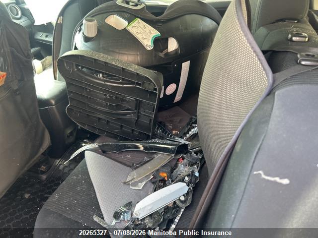 Toyota RAV4 LE 2017 2T3BFREV6HW693373 Image 8