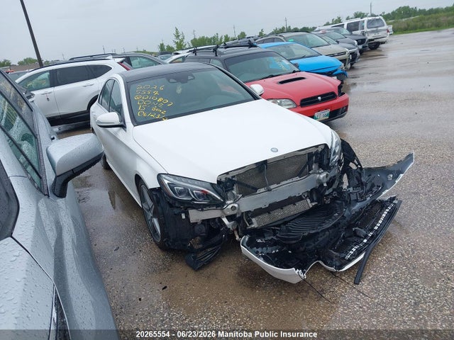 2015 Mercedes Benz C300w 4matic მანქანა იყიდება აუქციონზე, vin: 55SWF4KB7FU010807, აუქციონის ნომერი: 20265554